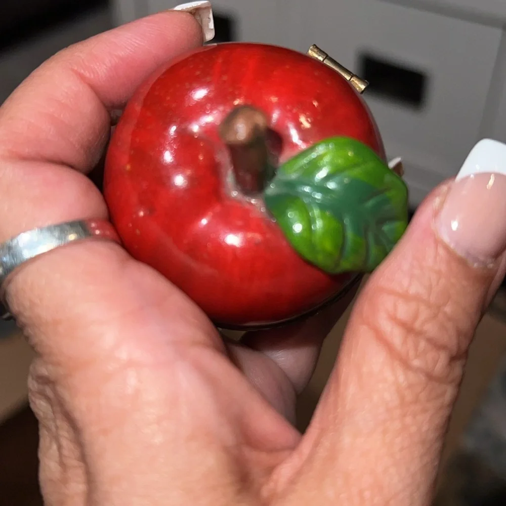 Vintage apple trinket jewelry box